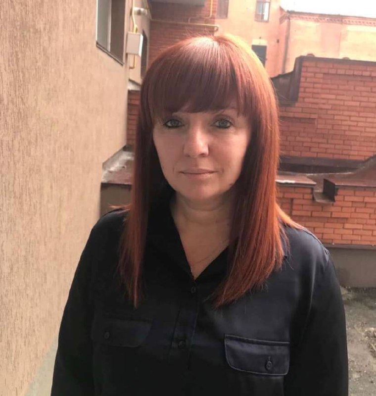 Швидко перетелефонували. Відправка теж була швидка. Чоловік купляв такий комплект у "Ябко", але він йому обійшовся вдвічі дорожче. Рекомендую для придбання. Працює вже півроку.